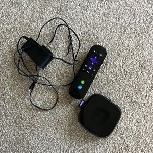 Roku 3 4200x - comes with remote and power cord